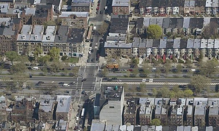 crown heights: Kingston Avenue North of Eastern Parkway